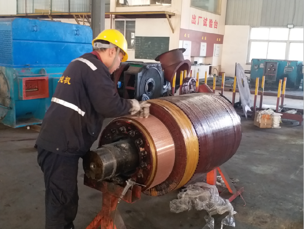 高壓電機維修現場