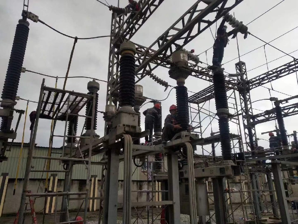 外（wài）圍工程維修現場